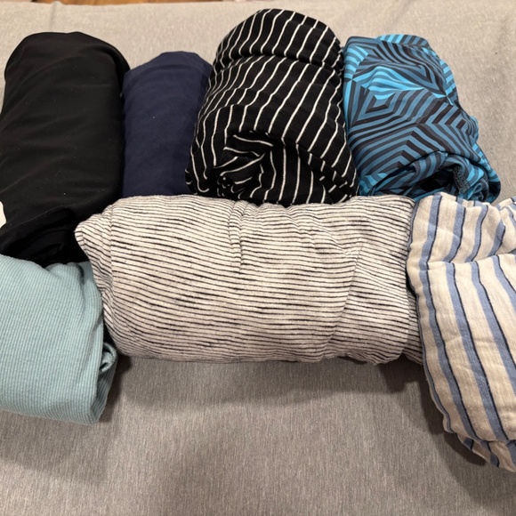 Bundle of Clothes - Picture 2 of 4